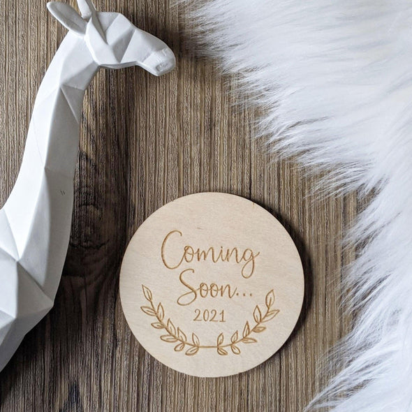 Coming Soon - Pregnancy announcement Disc - Wooden Disc Photo Prop - 9cm/14.5cm