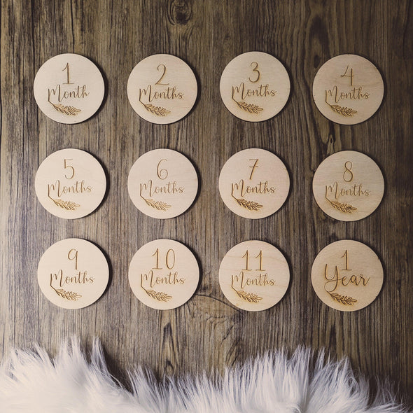 Wooden Baby Milestone Discs | A Perfect Set of Baby Photo Props | Baby Shower Gift | Leaf Motif | Set of 12 Wooden Milestone Discs