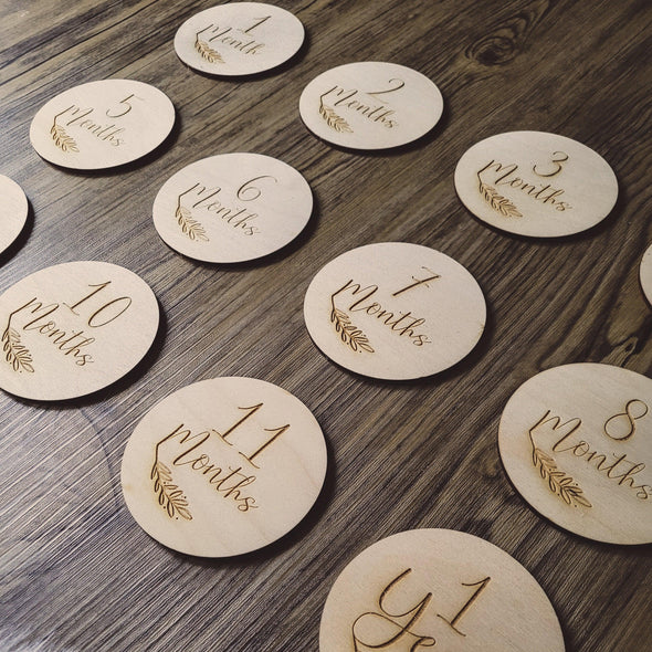 Wooden Baby Milestone Discs | A Perfect Set of Baby Photo Props | Baby Shower Gift | Leaf Motif | Set of 12 Wooden Milestone Discs